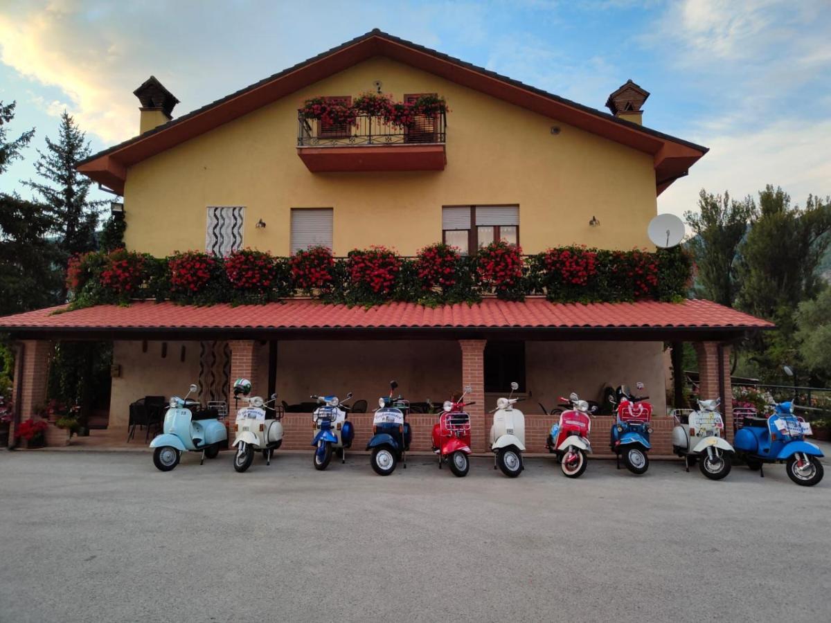 Le Stanze Di Bacco Cagnano Amiterno Exterior foto