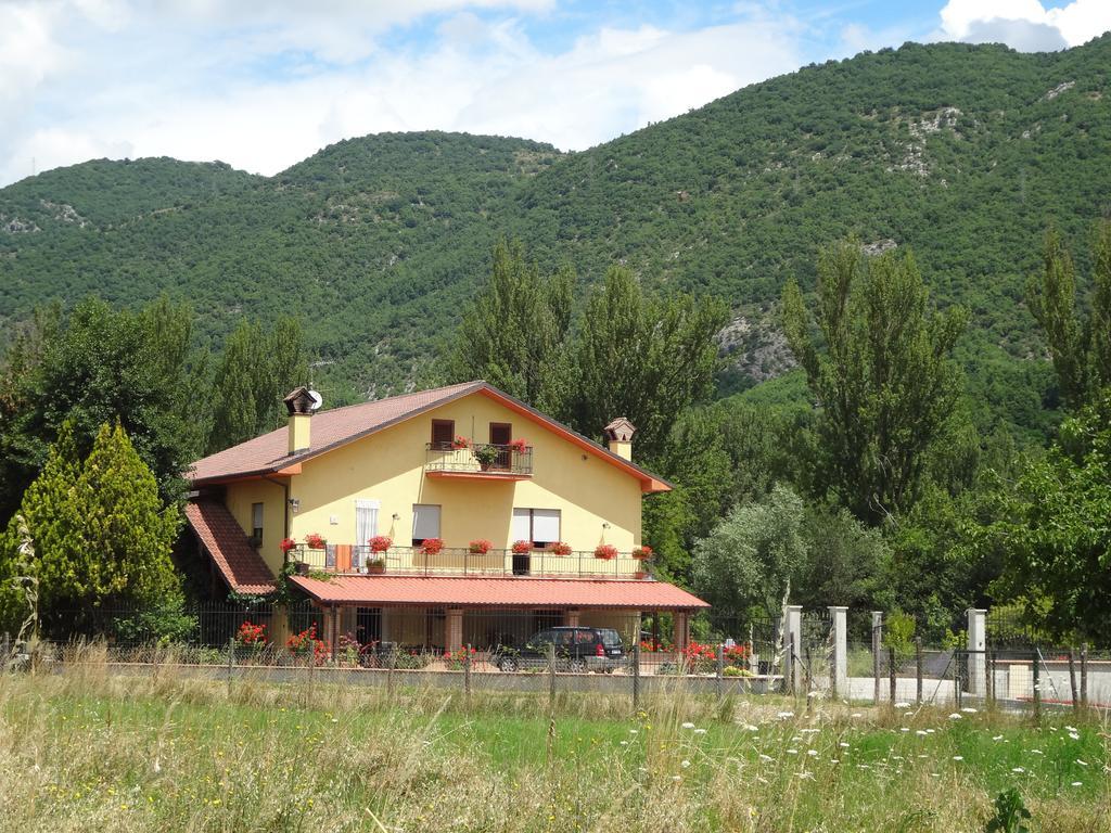 Le Stanze Di Bacco Cagnano Amiterno Exterior foto