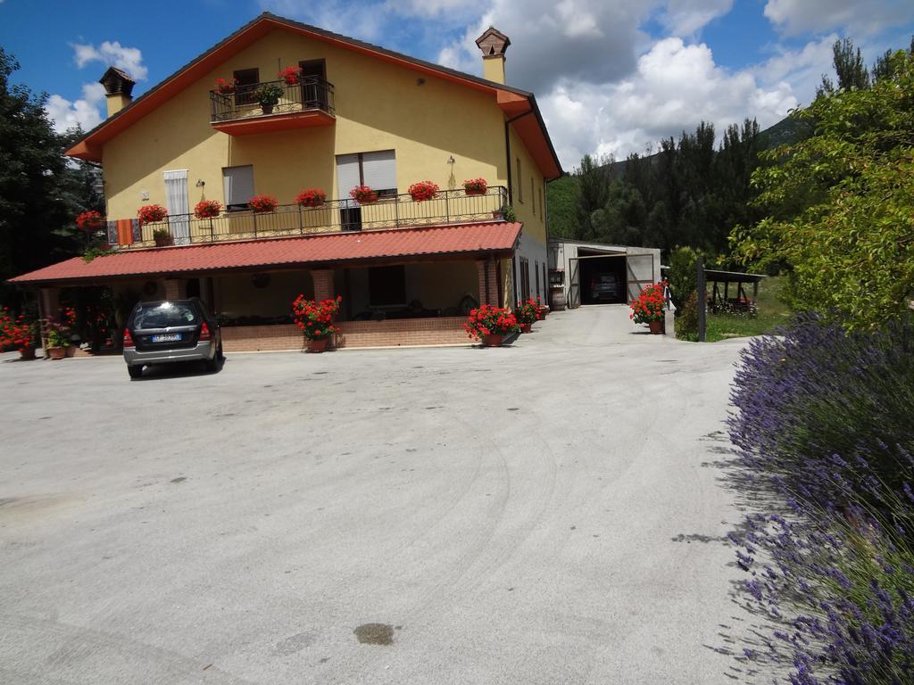 Le Stanze Di Bacco Cagnano Amiterno Exterior foto