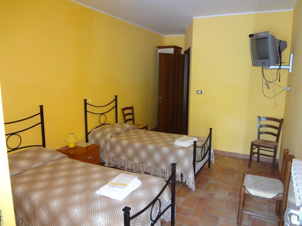 Le Stanze Di Bacco Cagnano Amiterno Quarto foto