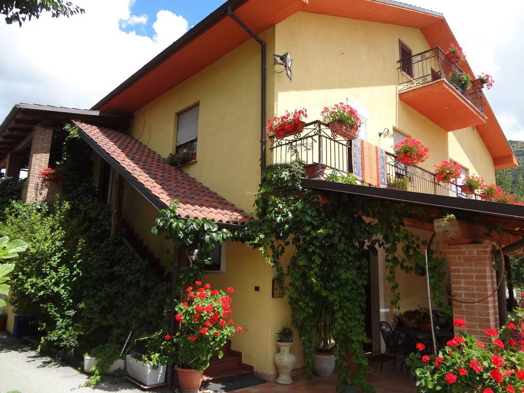 Le Stanze Di Bacco Cagnano Amiterno Exterior foto