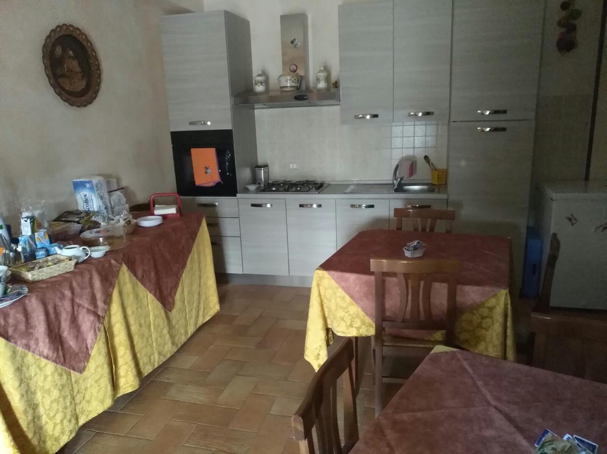 Le Stanze Di Bacco Cagnano Amiterno Exterior foto