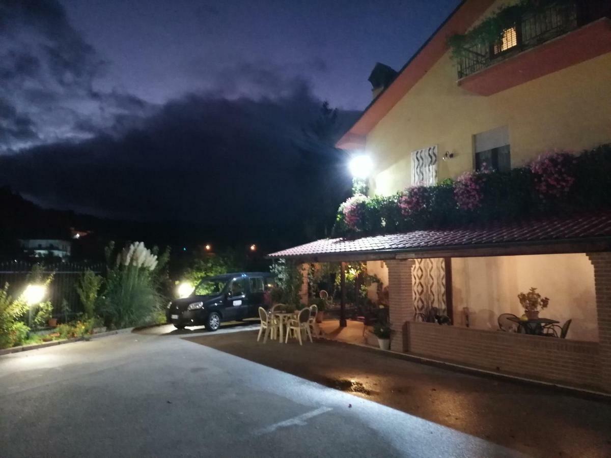 Le Stanze Di Bacco Cagnano Amiterno Exterior foto