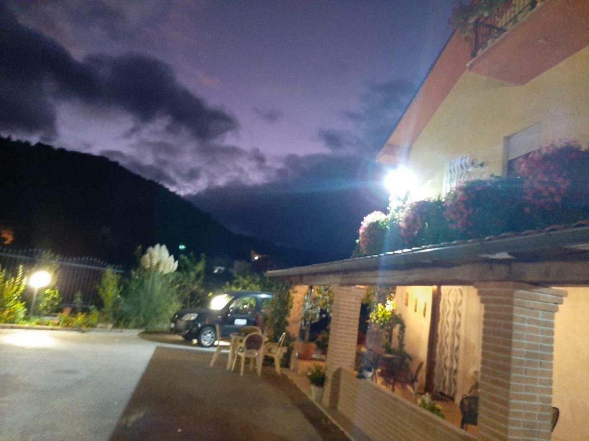 Le Stanze Di Bacco Cagnano Amiterno Exterior foto
